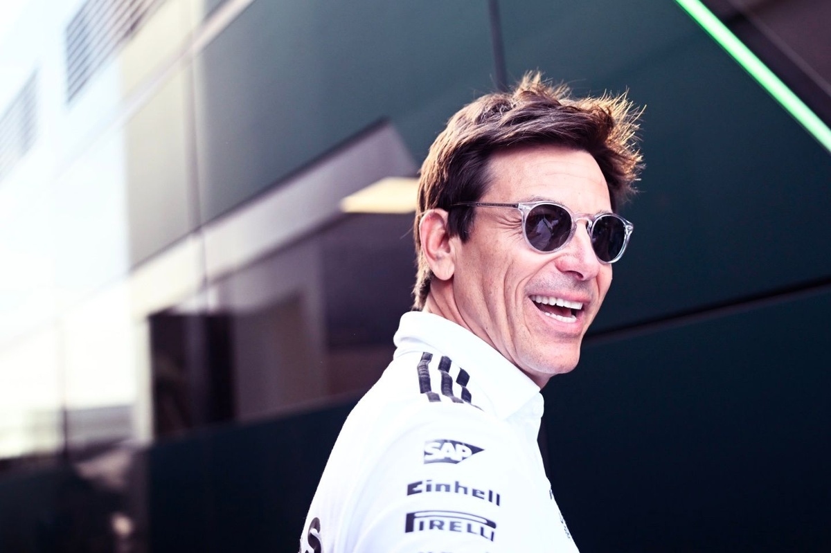 Wolff: "Seguiré siendo director del equipo hasta que Mercedes vuelva a ganar"