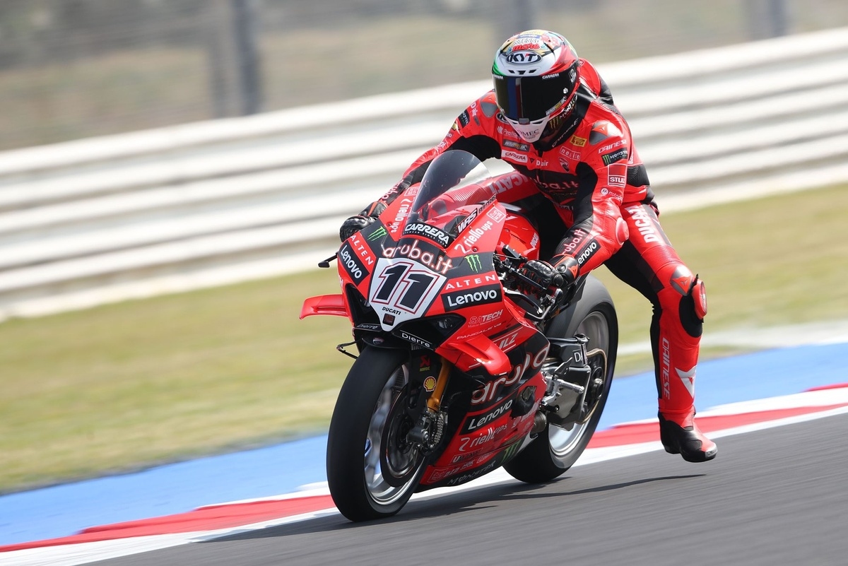WSBK Donington FP2: Bulega tops the table, Toprak fourth
