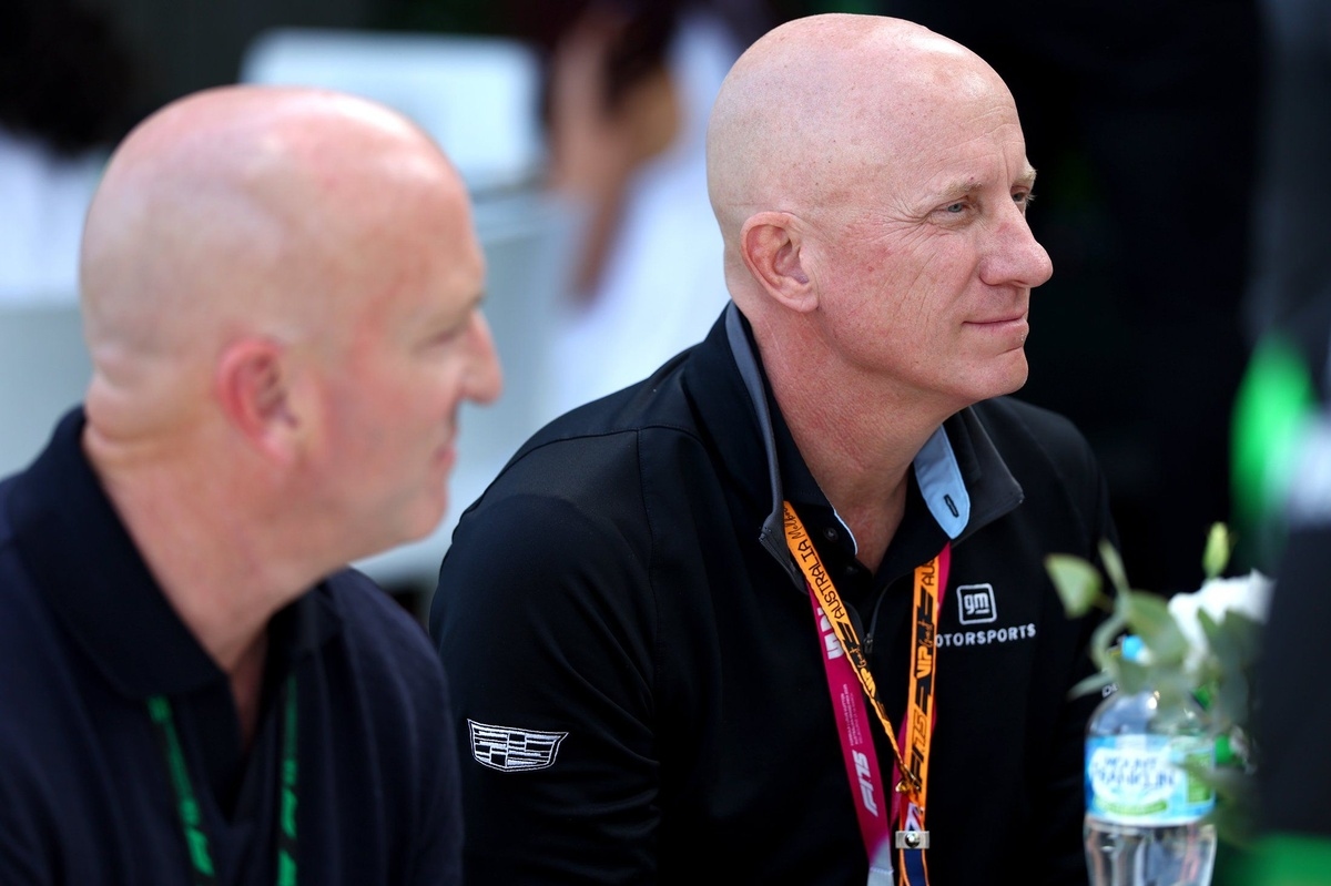 Affermazione: il proprietario della Cadillac F1 si prepara ad acquistare i Los Angeles Lakers
