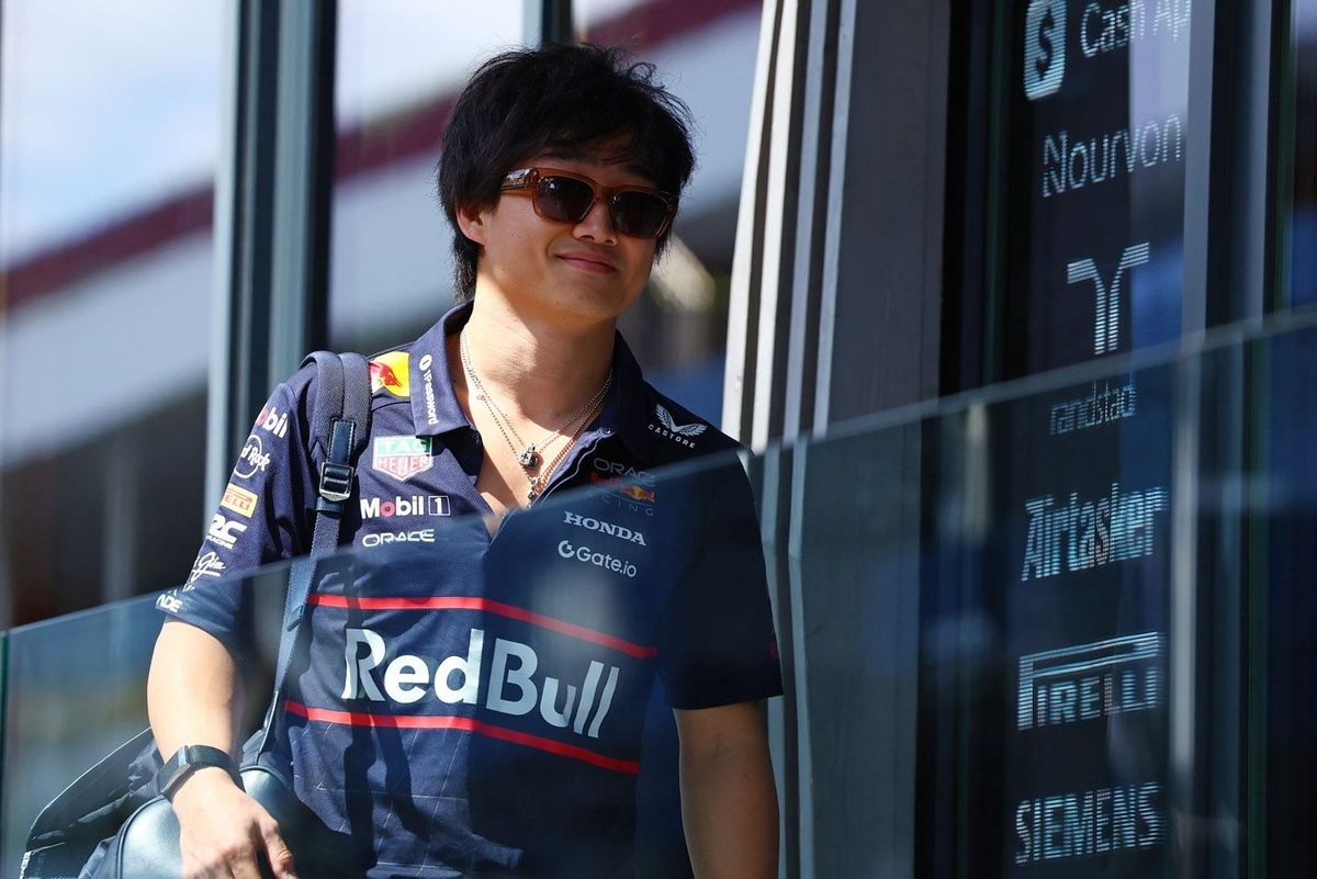 Tsunoda: "It's not fair to be compared to Verstappen"