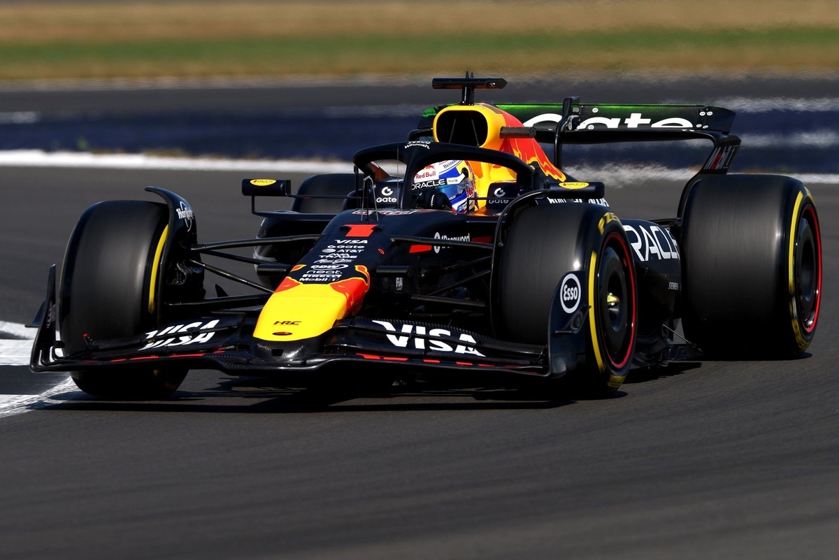 Verstappen unhappy with car: "Every weekend there are different scenarios"