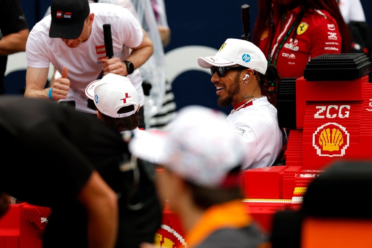 Hamilton: „Sie kennen meine Mentalität, deshalb habe ich Leclerc in China ziehen lassen.“