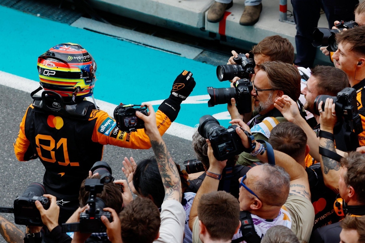 Villeneuve stellt interessante Behauptung auf: „Strafen für Verstappen gelten möglicherweise nicht für ‚Lieblingskind‘ Piastri.“