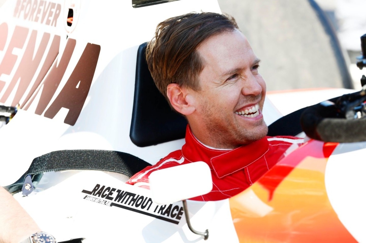 Vettel pide volver al V10 frente a los costosos motores híbridos