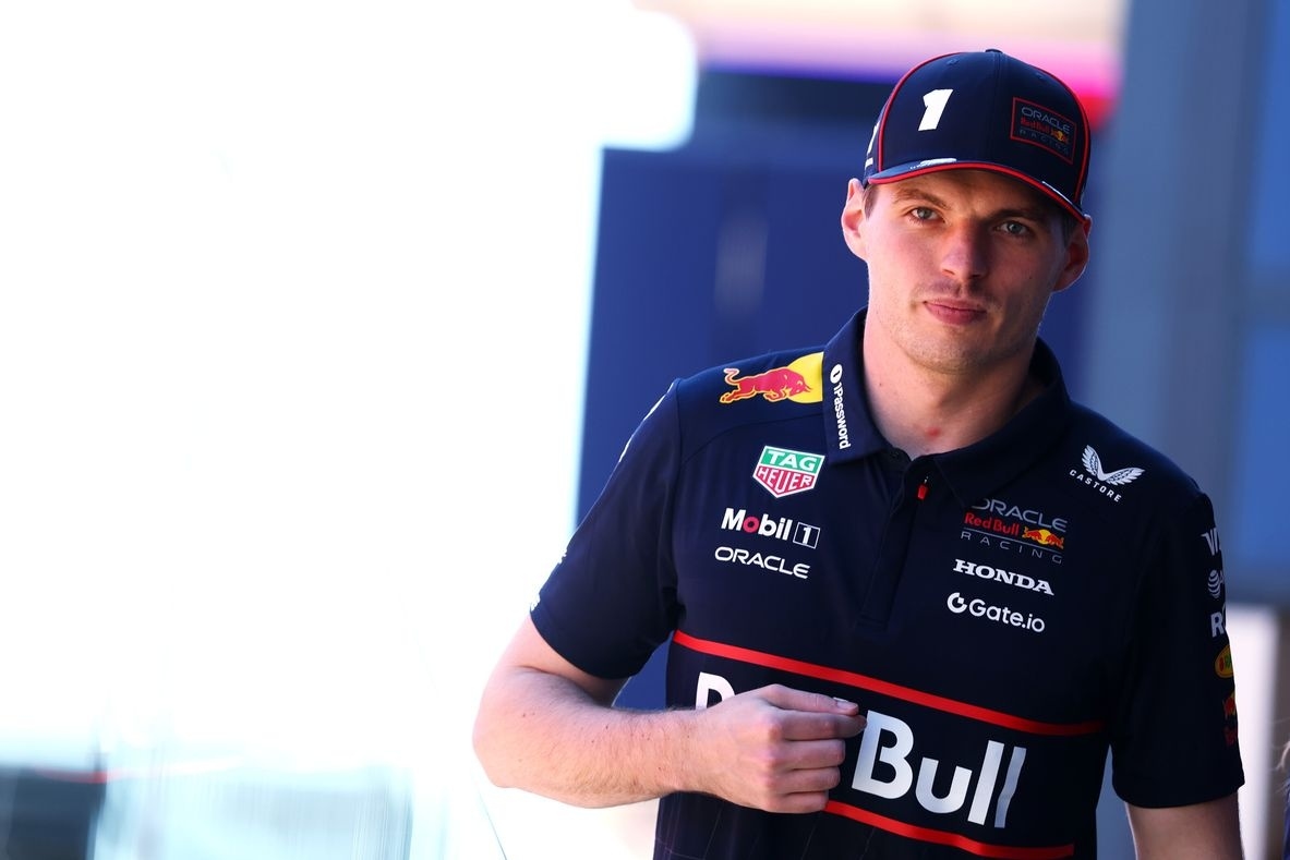 Verstappen: “Biraz önden kayma yaşıyoruz”