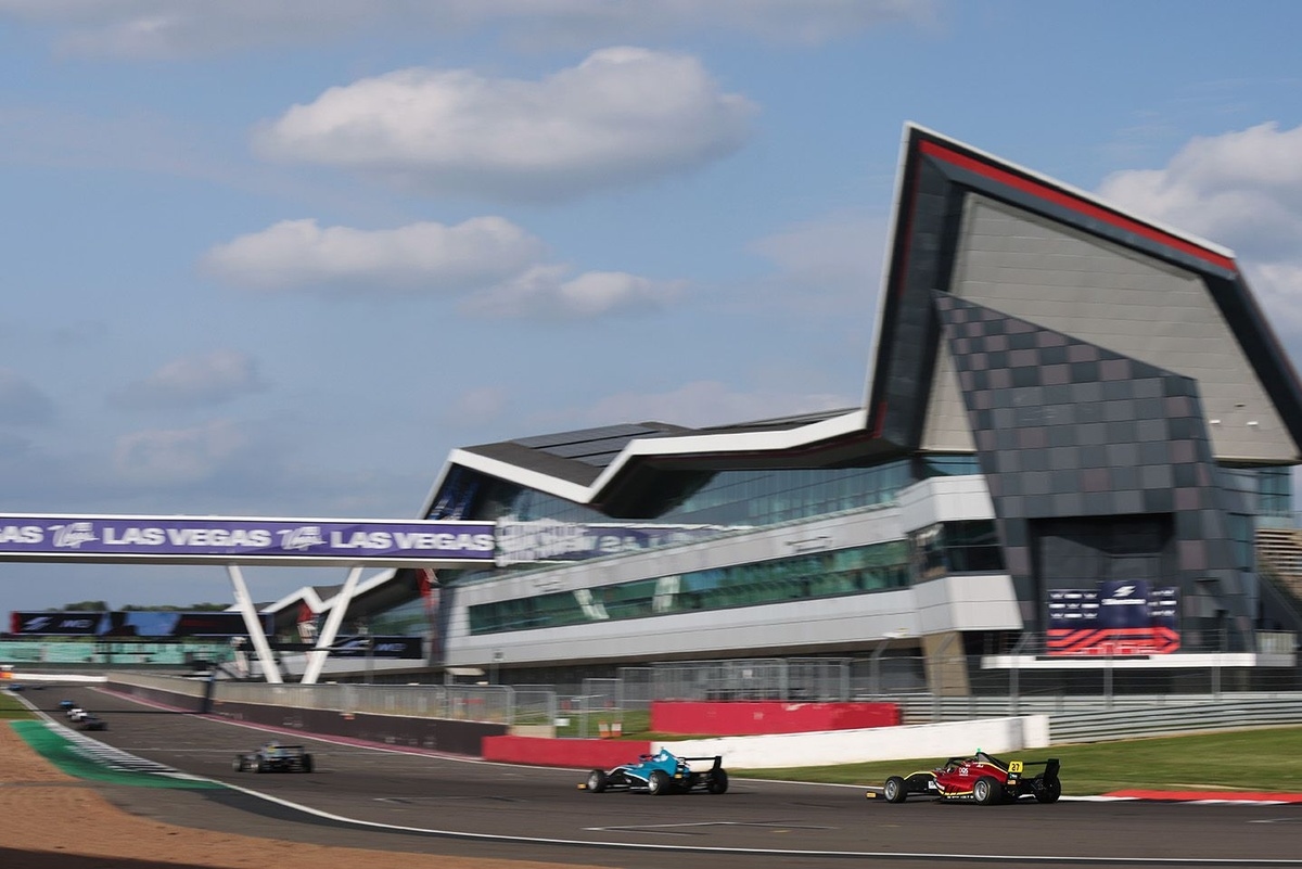 Voor het eerst in de geschiedenis worden F1, F2, F3 en F4 in hetzelfde weekend verreden