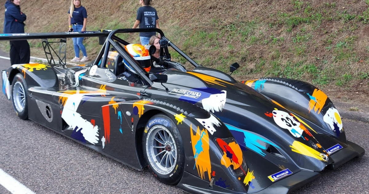 Araba. Yeni Gaschney slalom sergileniyor
