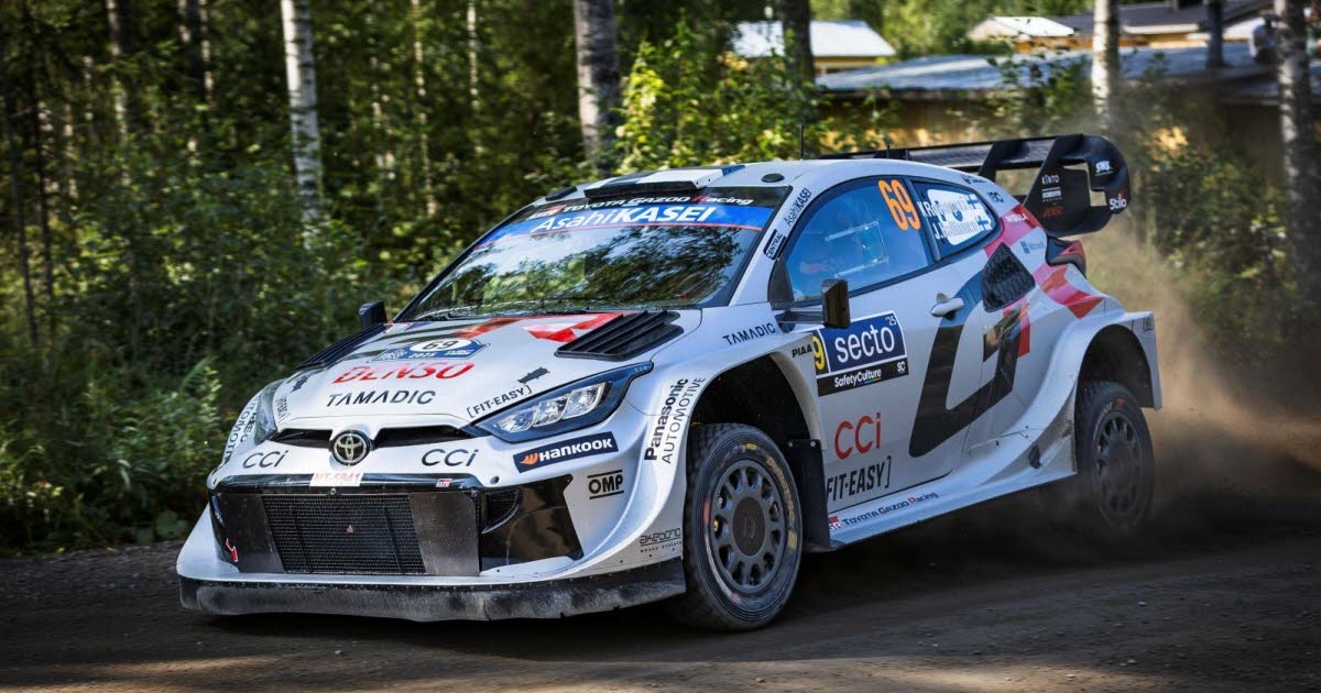 Rally WRC. Rovanperä prende il comando nella sua terra di casa finlandese, Ogier provvisoriamente sesto
