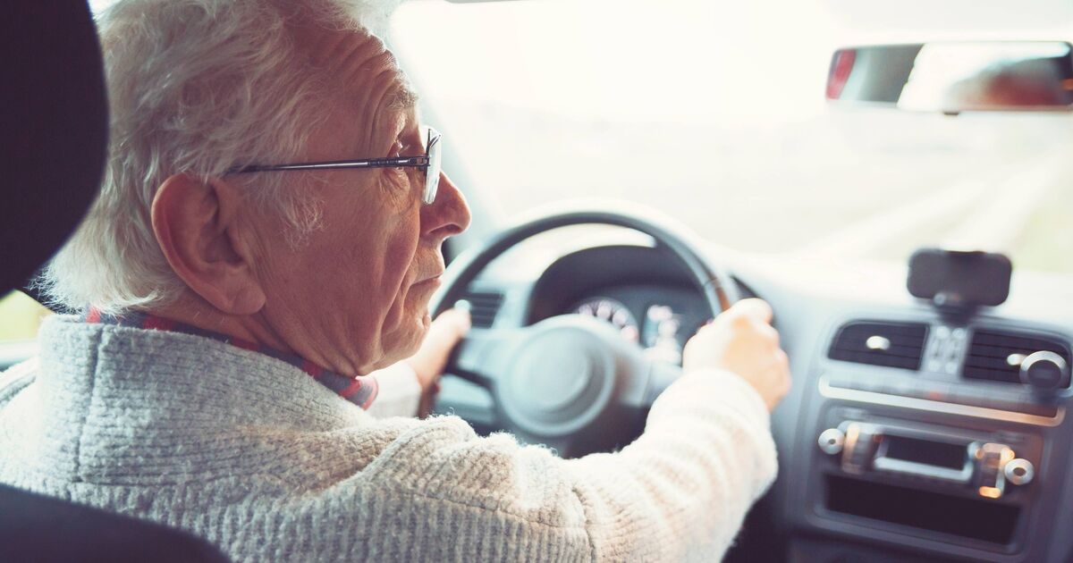 Passos essenciais para renovar sua carteira de motorista se você tiver mais de 70 anos no Reino Unido