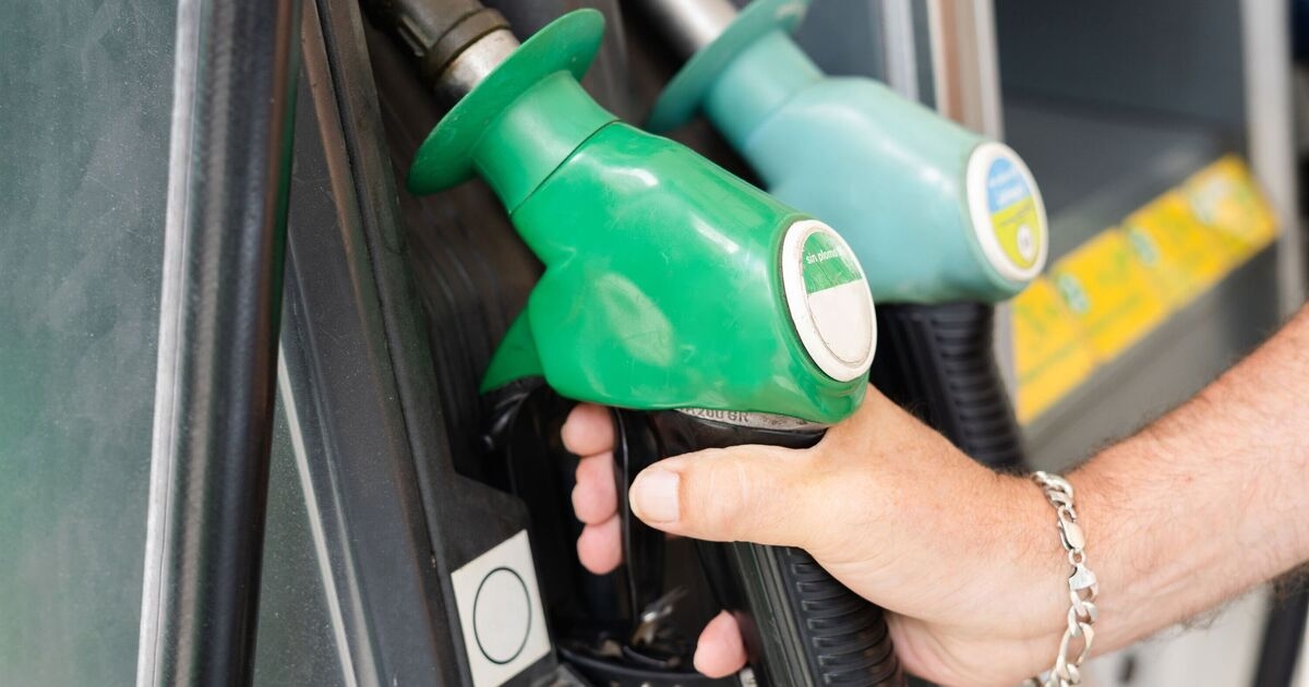 Motoristas podem economizar gasolina e reduzir o consumo de combustível em 175% neste fim de semana prolongado