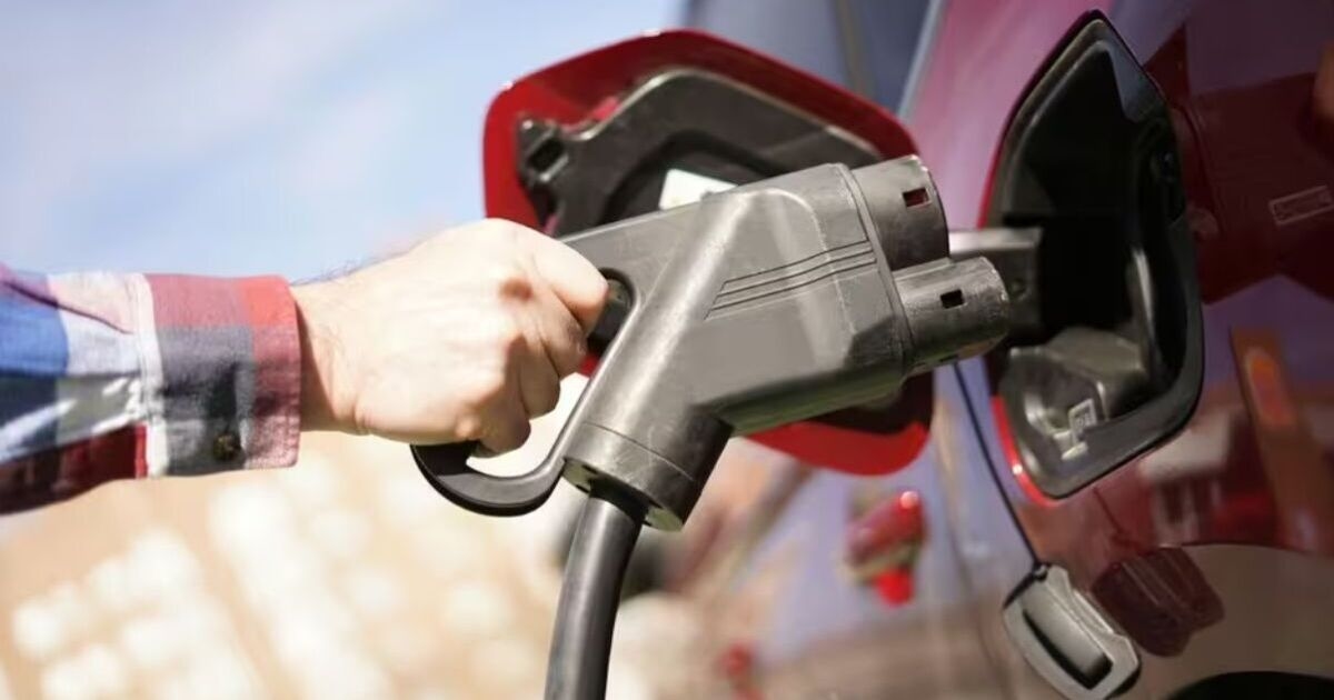 Benzin- und Dieselfahrer werden dringend gebeten, vor dem 1. Juli vollzutanken