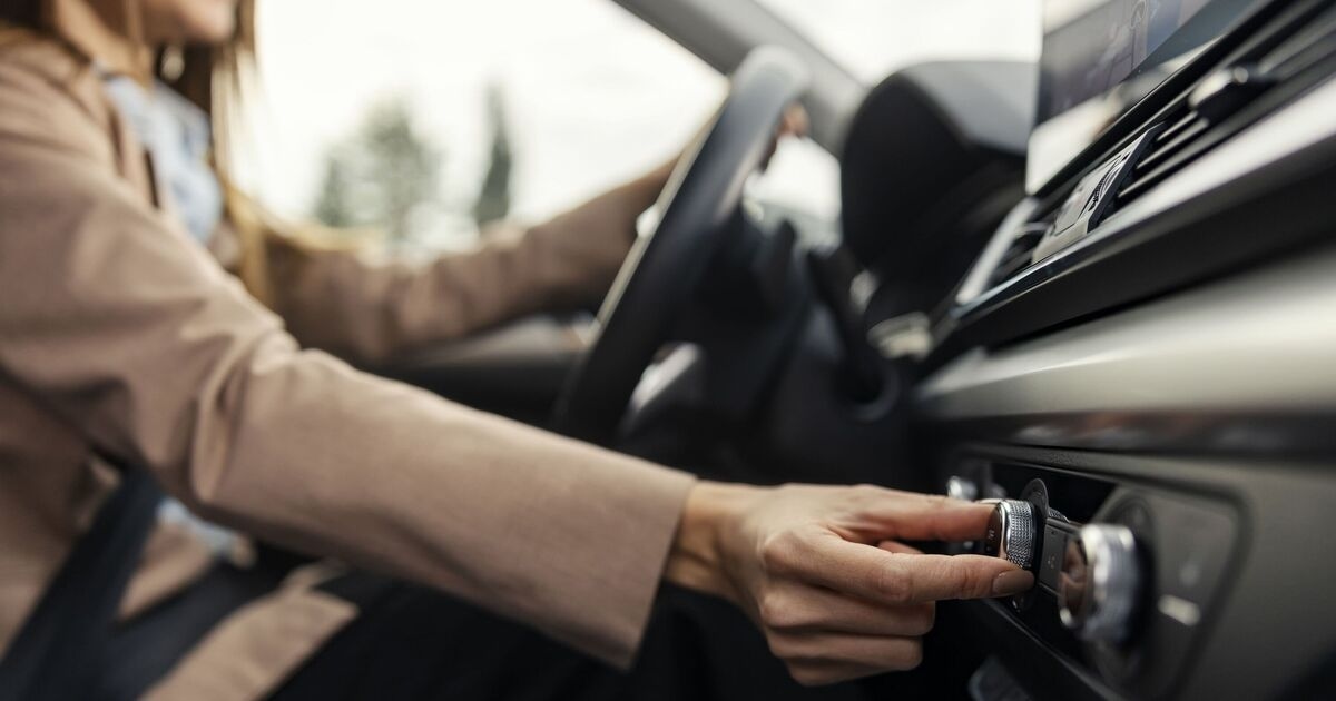 Se insta a los conductores a usar un botón poco conocido para ahorrar combustible este fin de semana