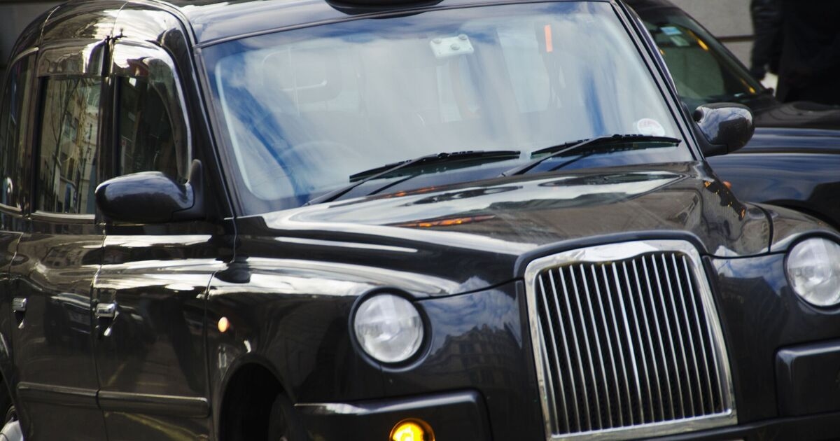 Rachel Reeves wird aufgefordert, etwas zu unternehmen, da die Taxipreise in Großbritannien in die Höhe schnellen.