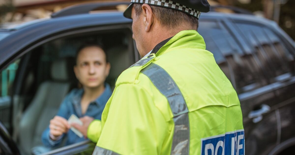 Britânicos são instruídos a verificar este número em sua carteira de motorista, pois 2 milhões correm o risco de multa de £ 1.000