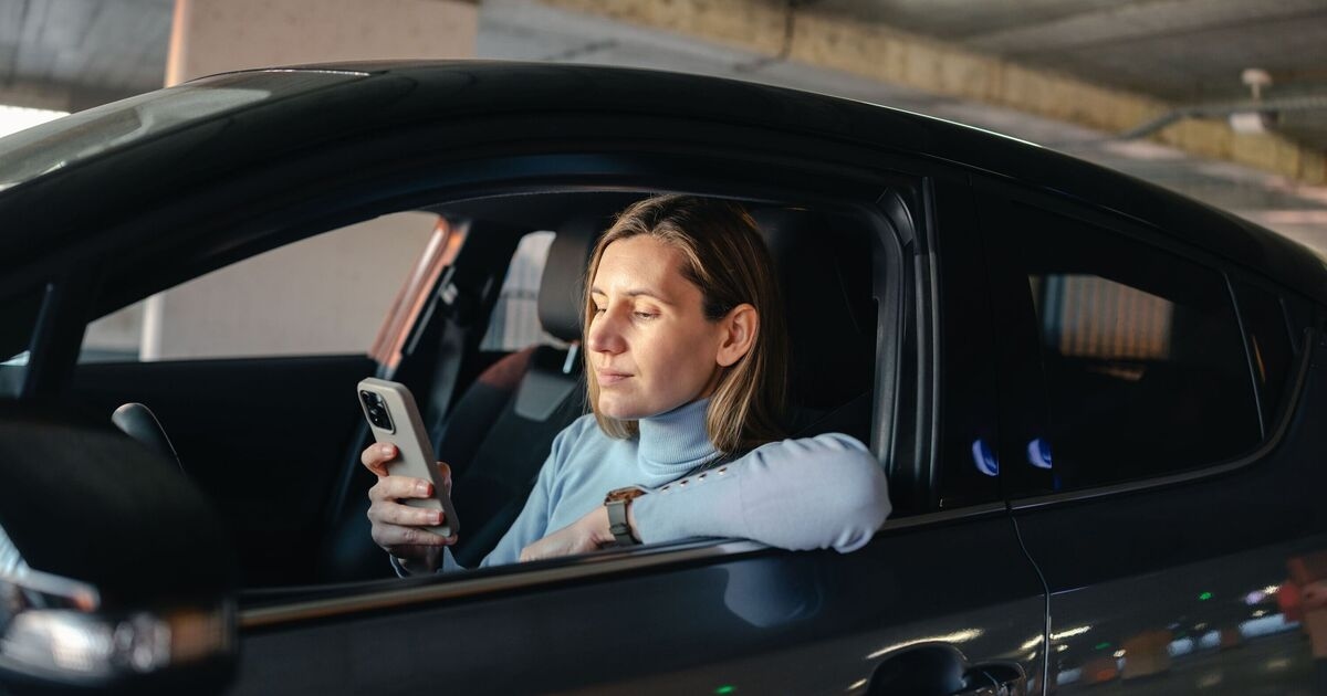 Cuándo puedes usar legalmente tu teléfono mientras conduces