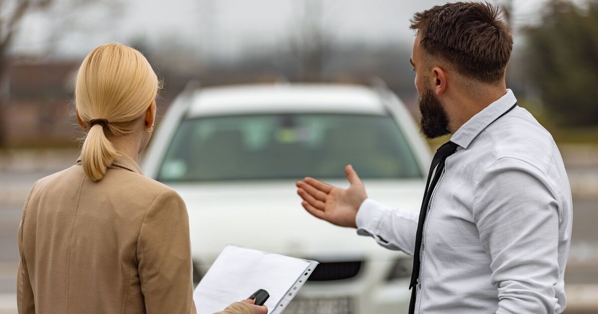 Il concessionario condivide le frasi che gli automobilisti non dovrebbero mai dire quando acquistano la loro prossima auto