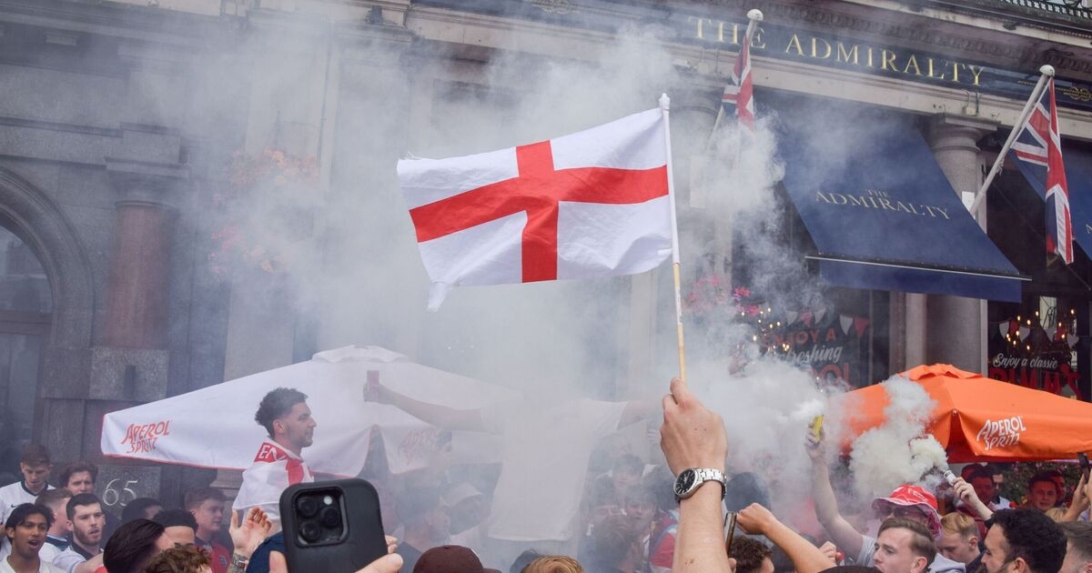 I tifosi inglesi sono stati ammoniti per le regole di guida di lunedì mattina