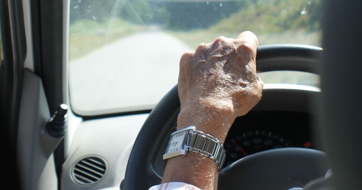 Should drivers over 70 be banned from roads if they fail eye test?