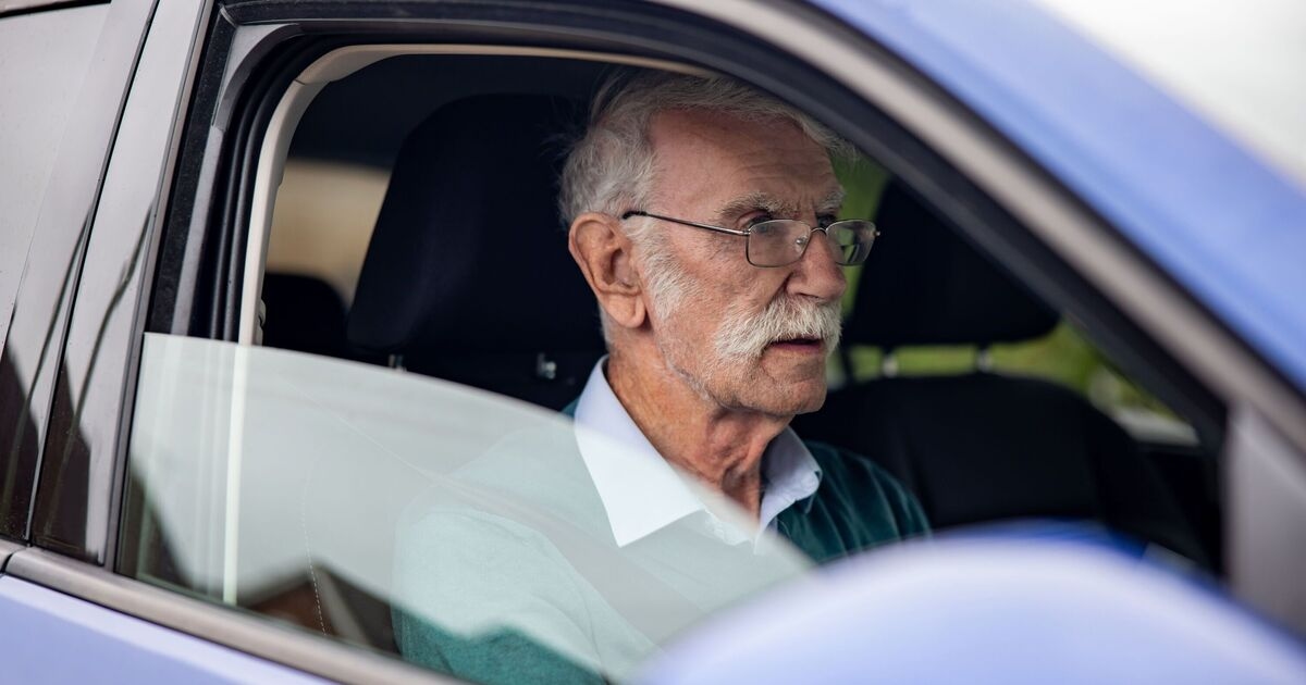 Fahrlehrer äußert sich zur Frage, ob Rentner am Steuer sitzen dürfen