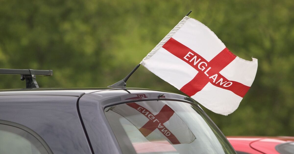 Avukat, arabalarda Union Jack ve St George's Cross bayraklarının dalgalanmasına ilişkin kuralları açıklıyor