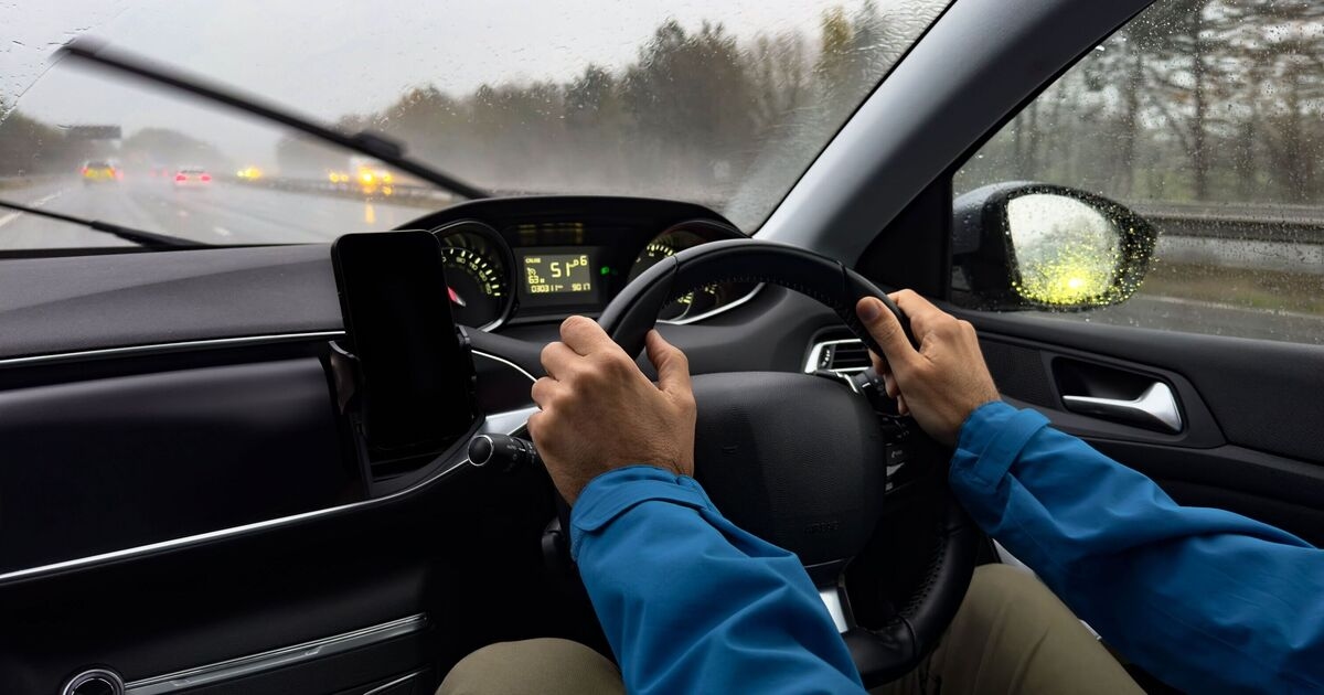 DVLA ‘declare now’ warning over common medical condition 1.5m Brits suffer with