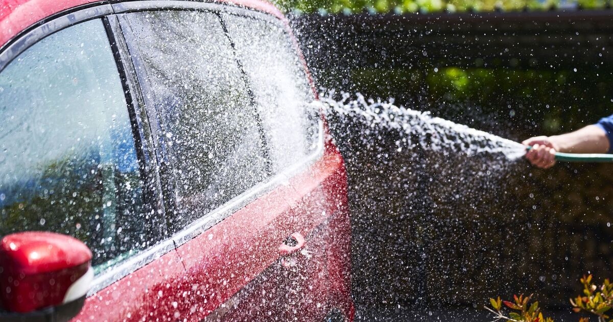 Il meccanico avverte che lavare l'auto in questo modo potrebbe "distruggere" i veicoli