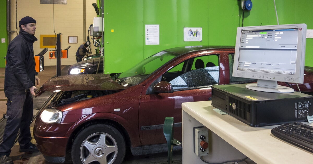 Se insta a los conductores a evitar el fallo más común en la ITV durante el invierno con una sencilla solución.