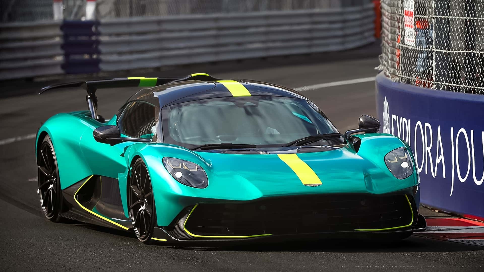 Fernando Alonso persegue Aston Martin Valhalla (2025) em Mônaco