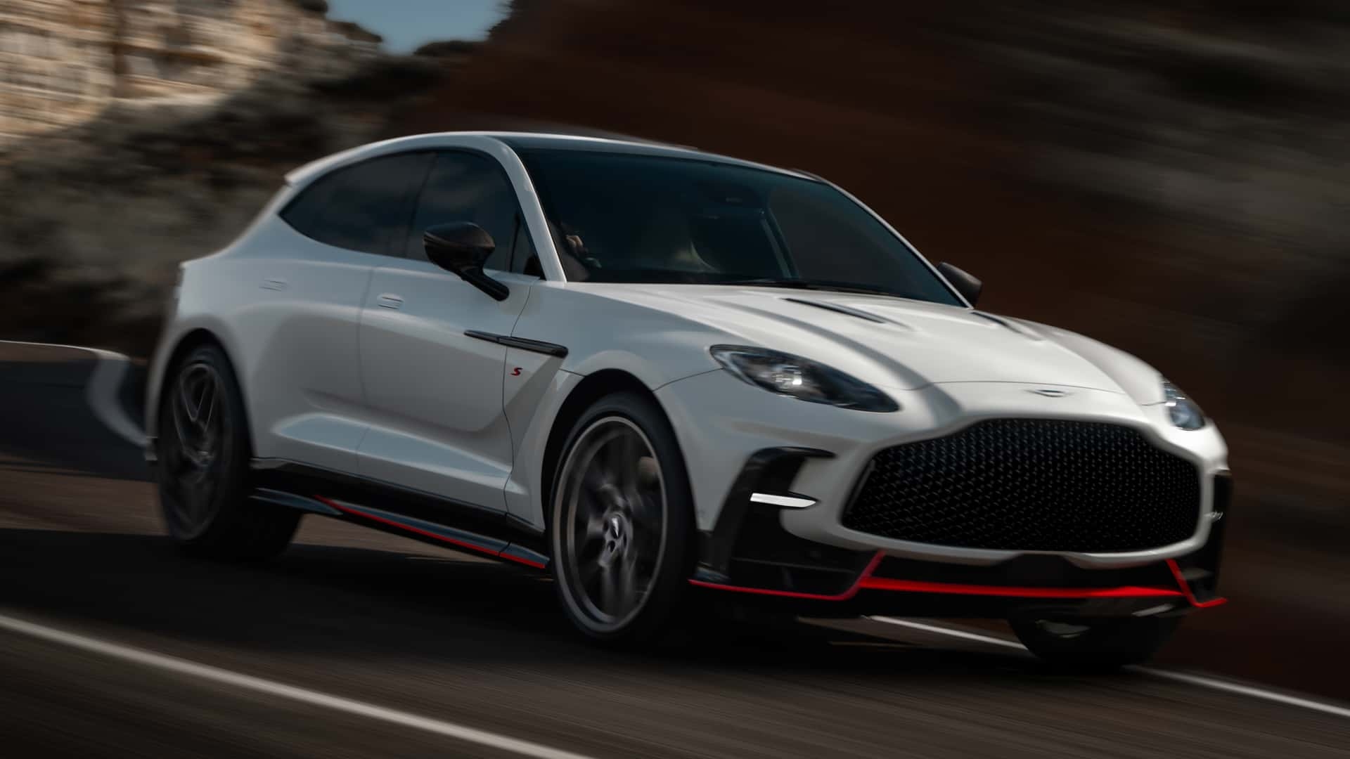 Aston Martin DBX S (2025): More power, less weight