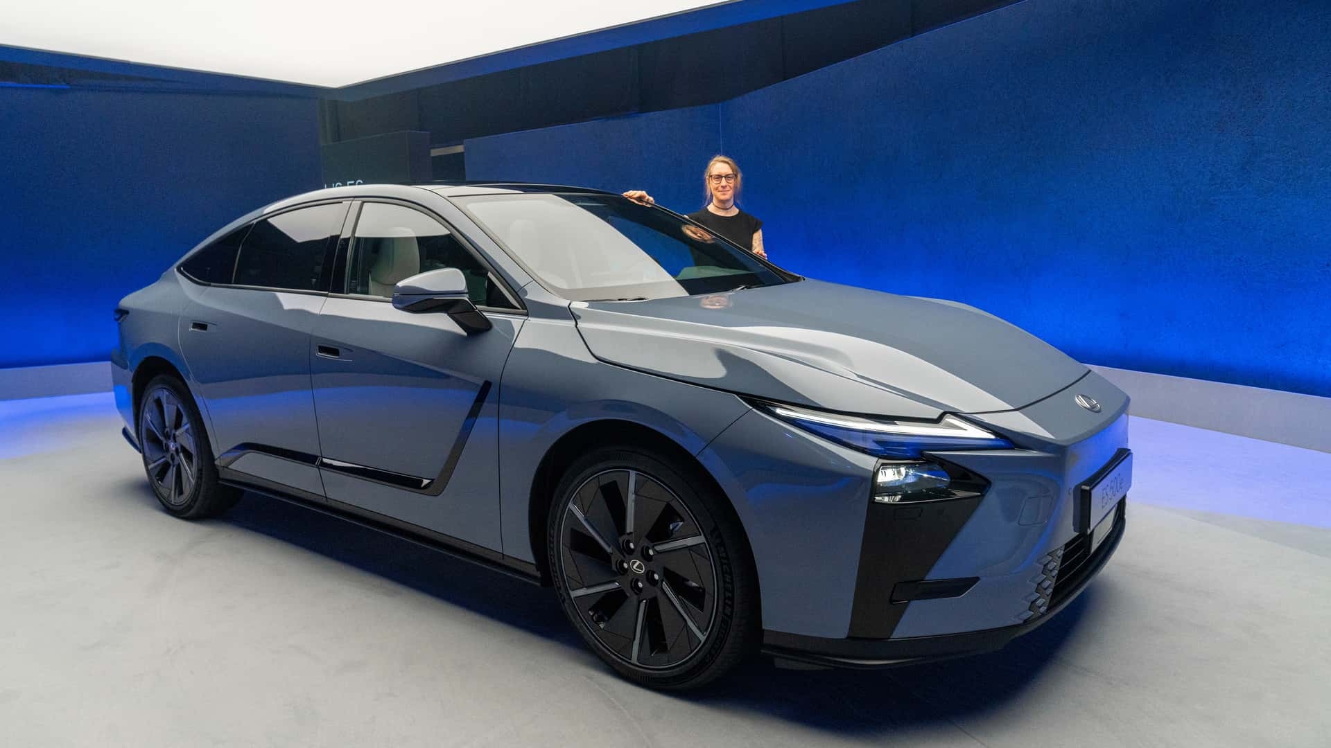 Lexus ES (2026): The 8th generation comes with a hatchback