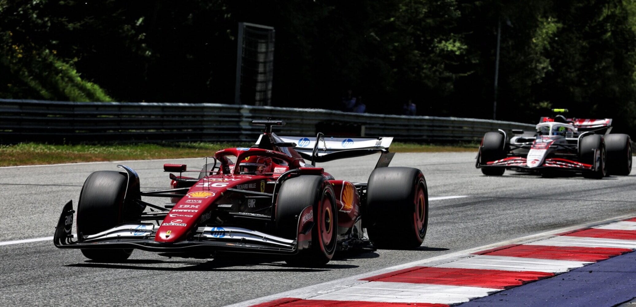 Leclerc in prima fila al GP d&#39;Austria: pole a Norris, Hamilton 4&deg;