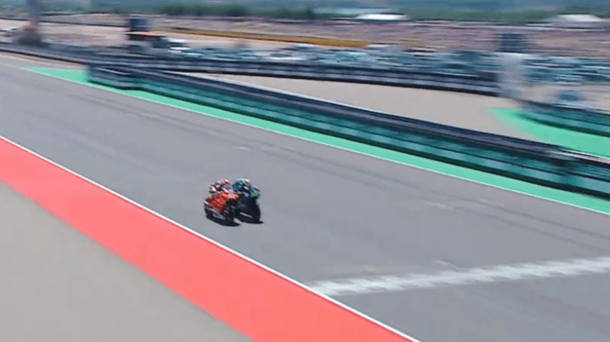 Moto2, GP Aragon: highlights gara. Vince Oncu al fotofinish!