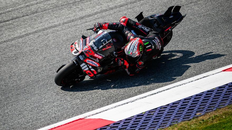 Qualifiche pazze! Pole di Bezzecchi e Marc Marquez cade, Bagnaia 3°: gli highlights