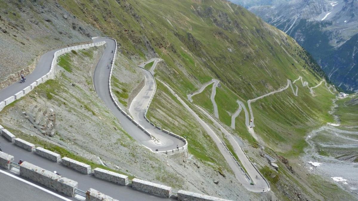 Montaña en verano: 15 pasos para dar en coche y moto