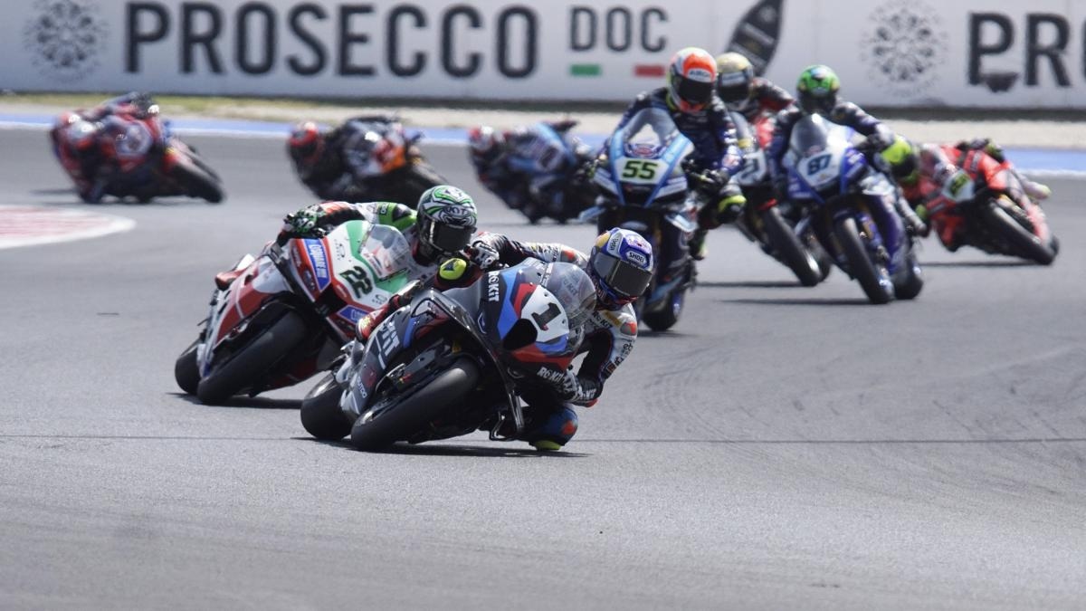 Misano, Dünya Şampiyonası yeniden açıldı. Razgatlioglu üç gol atarak Bulega'dan -9'a yükseldi