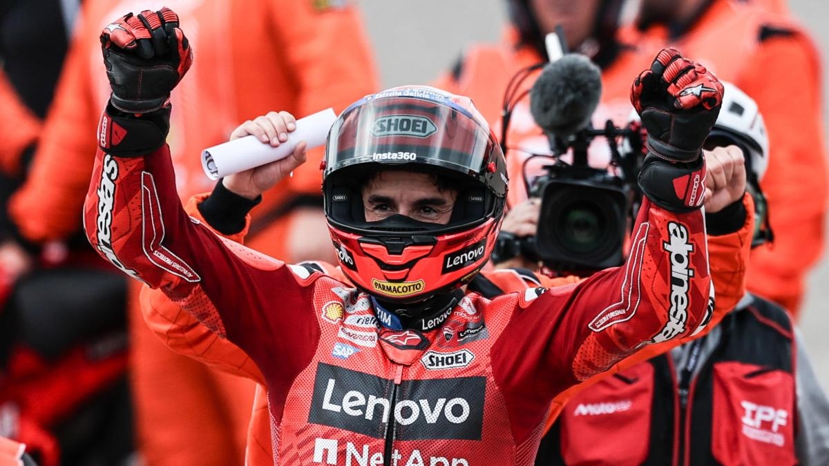 Marc Marquez balla sul traguardo dopo la vittoria: che cos'è "l'aura farming" del Sachsenring