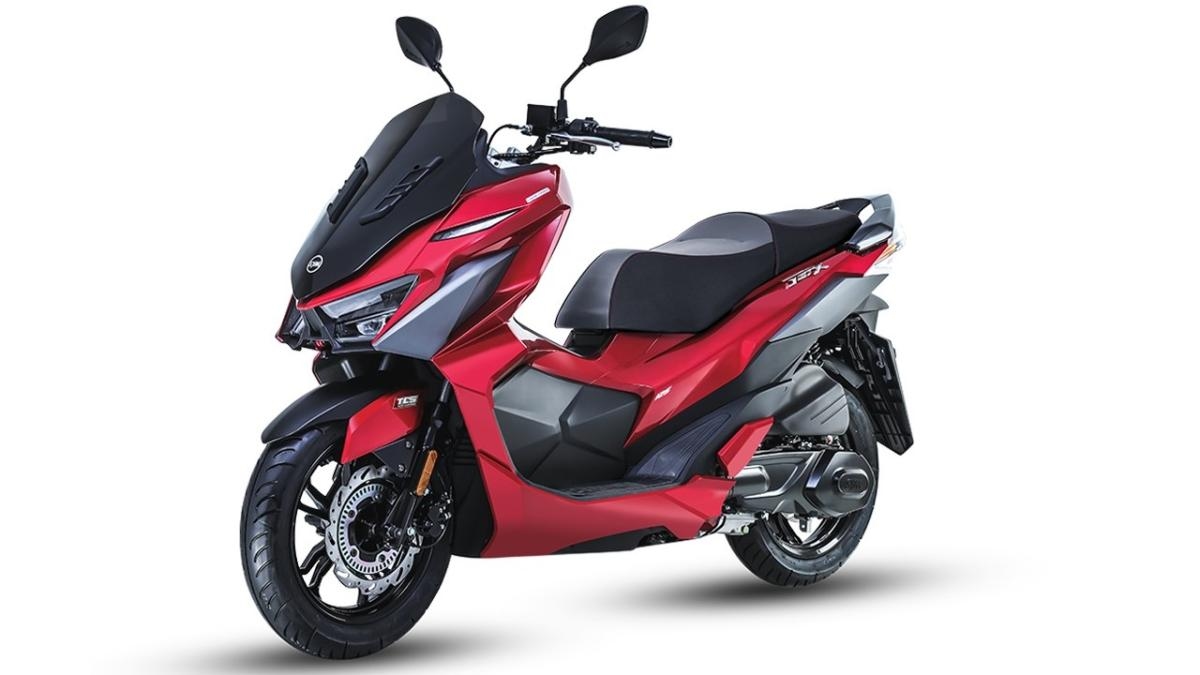 Due scooter Sym 125, lo sportivo e il crossover