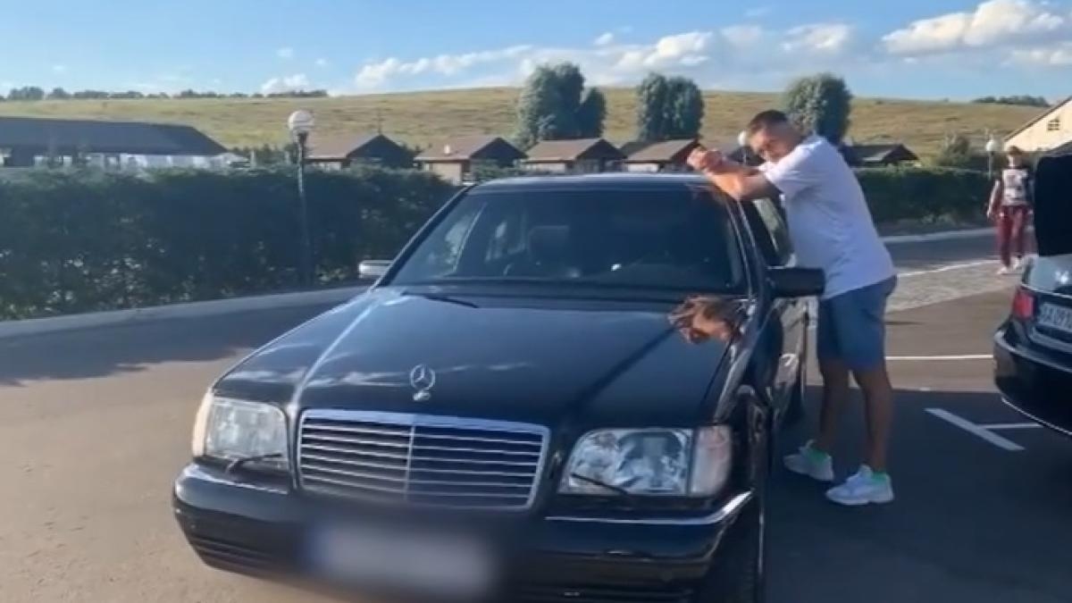 Le auto di Usyk: il disegno di Alì sulla Skoda e la passione per la Mercedes