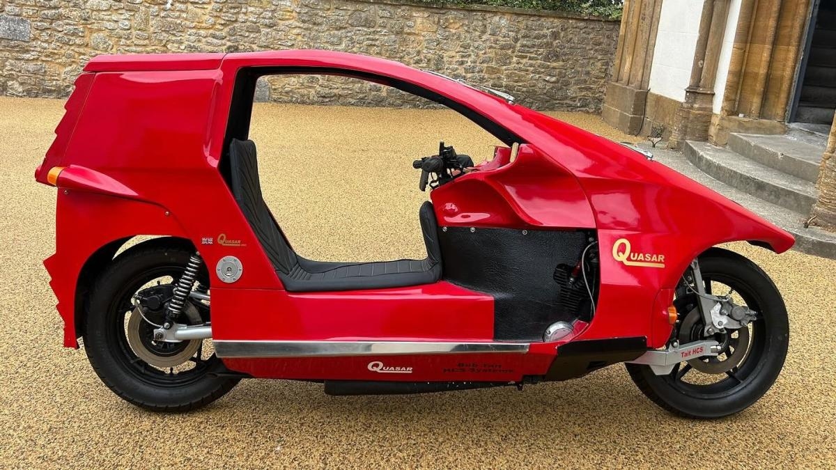 Na aukcji wystawiono Quasar z 1980 r., motocykl z dachem wyłamujący się z konwencji.