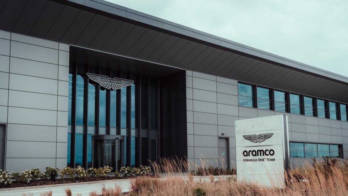 F1 Aston Martin'lere kanat veren yazılım hizmeti ServiceNow'ı keşfedin