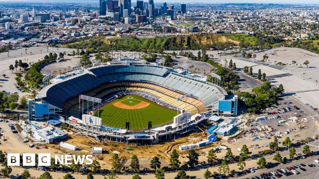 Los Dodgers dicen que agentes de inmigración negaron la entrada al estadio de Los Ángeles