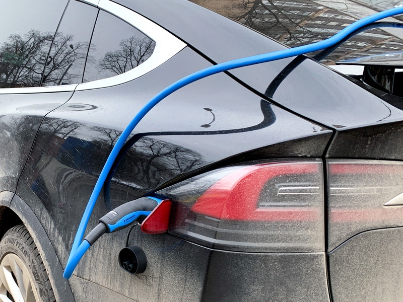 Moskova'da elektrikli araçlar için 50 güçlü şarj istasyonu kurulacak