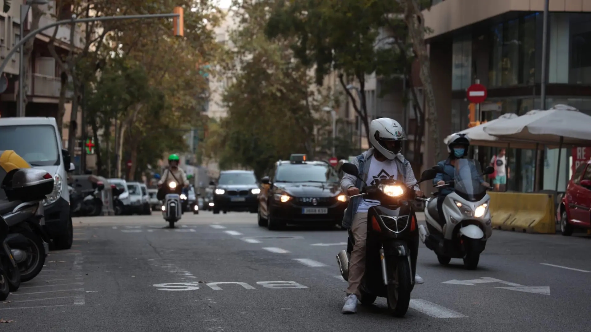 Paskalya ve elektrik kesintisinin neden olduğu dijital çöküş motosiklet pazarını yavaşlatmıyor.