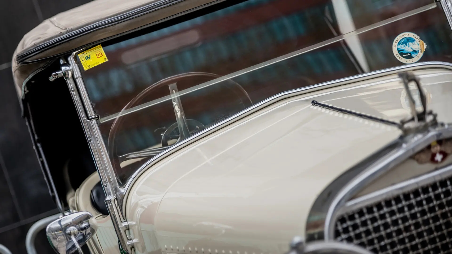 The DGT can fine you up to 200 euros for having this sticker on your car.