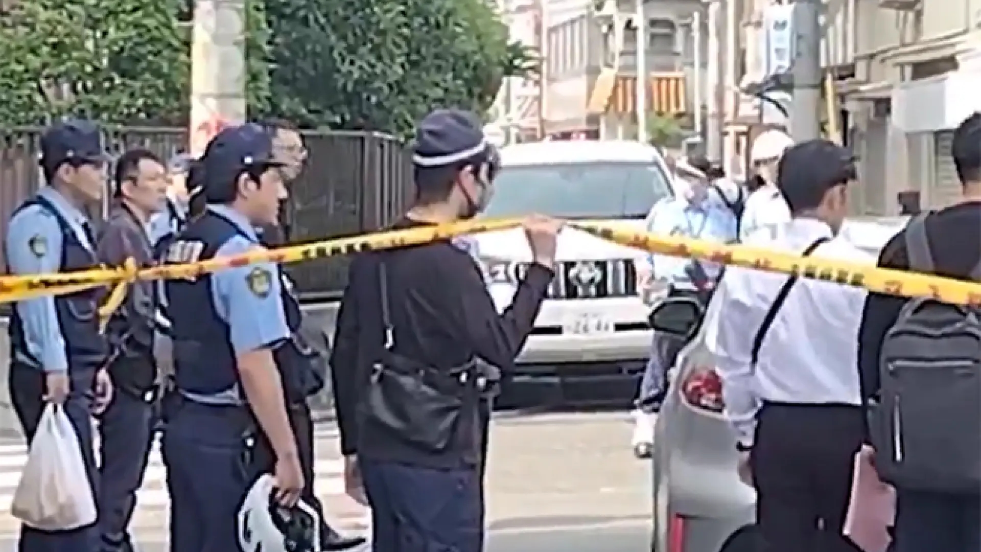 Osaka'da yedi okul çocuğunu evlerine dönerken arabasıyla ezen genç bir adam tutuklandı.