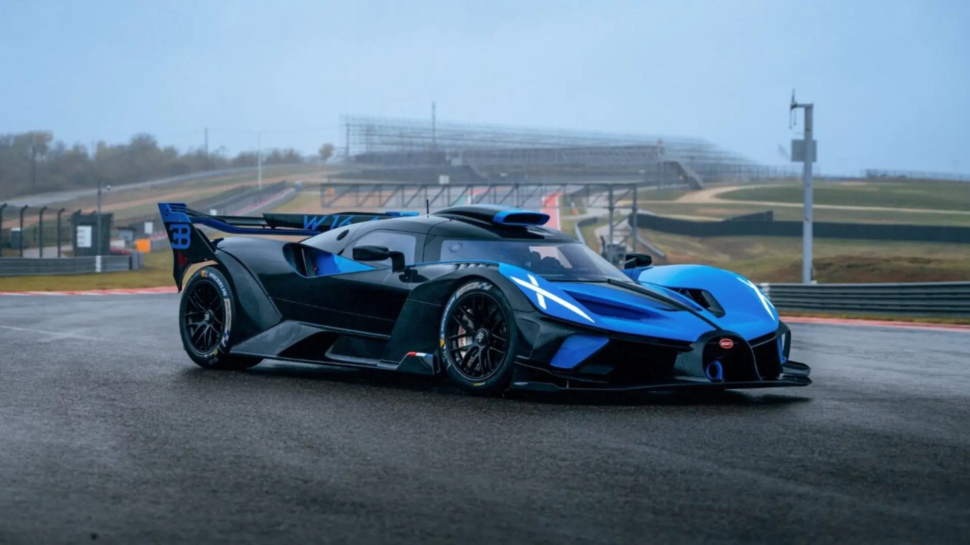 A fortune in spare parts: the impressive car whose tires only last 60 kilometers