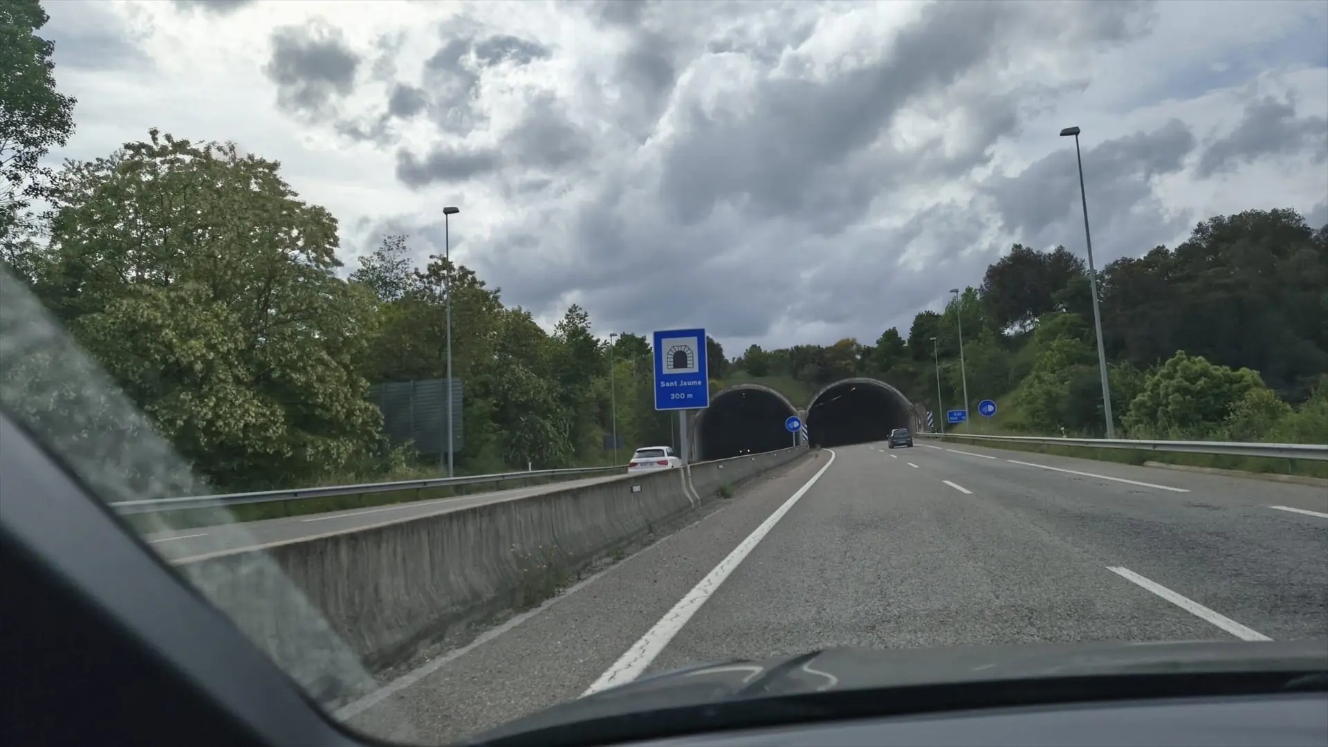 Arrested for drunk driving in the wrong direction on the A-26 between Argelaguer and Olot