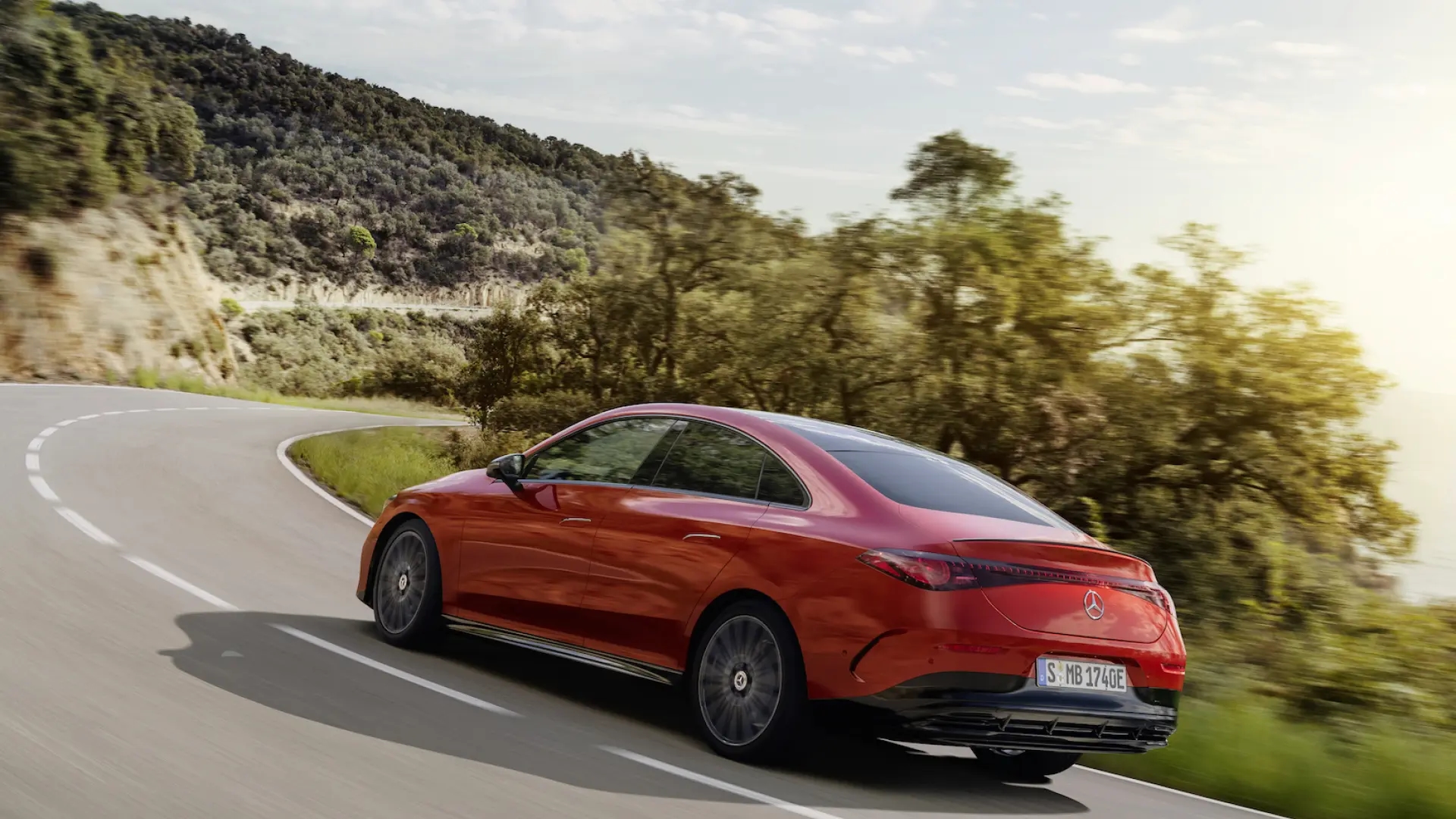 With nearly 800 kilometers of range, Mercedes-Benz already has prices for the new electric CLA.