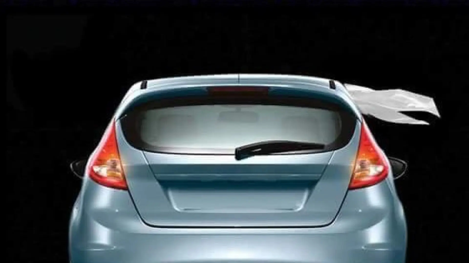 O que significa quando um carro tem um lenço branco pendurado no espelho retrovisor: "Você pode salvar uma vida"