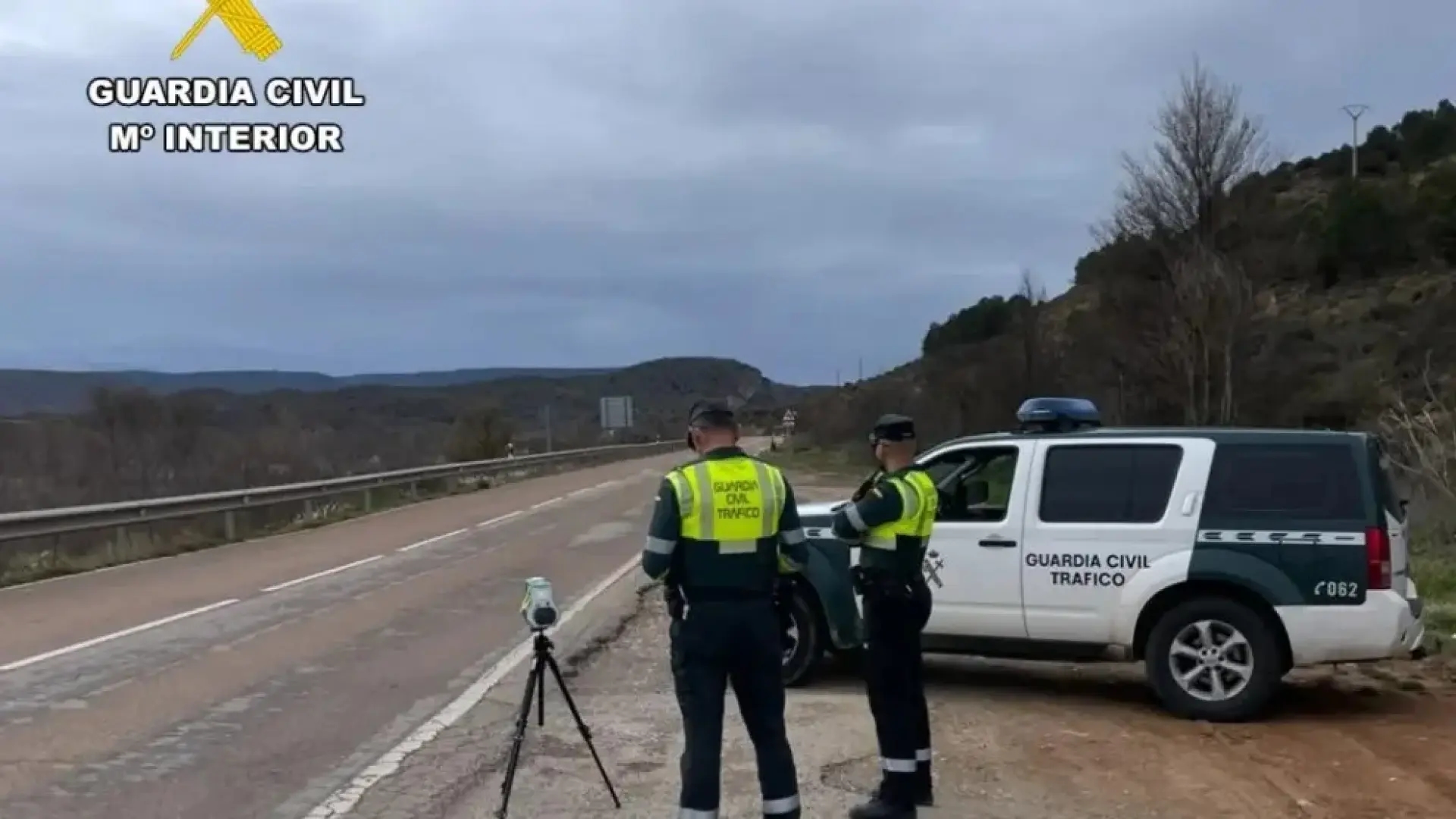 Die Guardia Civil war überrascht, als sie einen Fahrer anhielt, der auf einer 90 km/h-Straße mit mehr als der doppelten Geschwindigkeit unterwegs war.